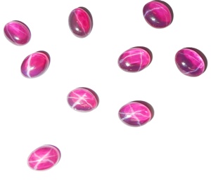 Rubis étoilé transparent ovale 6x8 mm 2 carats, cabochon poli créé en laboratoire avec effet étoile à 6 branches pour la fabrication de bijoux - Product Image 5