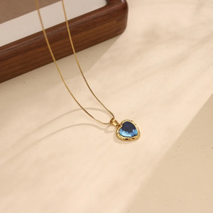 Collar con colgante en forma de corazón para mujer, estilo retro, con baño de oro real de 18 quilates y cadena de serpiente. - Product Image 6