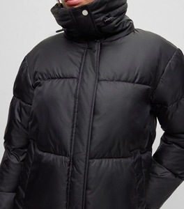 Chaqueta Acolchada Negra para Mujer con Capucha, Cierre de Cremallera, Chaqueta Corta de Invierno, Color Sólido, Manga Larga, Relleno de Poliéster - Product Image 3