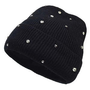 Gorros Jacquard Personalizados con Pedrería, Gorros de Invierno Cálidos y Elegantes con Pedrería Brillante, Hechos en Pakistán - Product Image 4