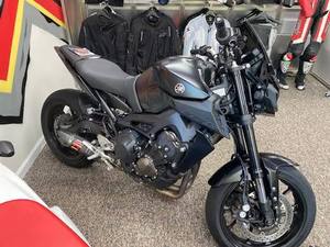 Motocicleta Hyper Naked de Dos Cilindros CP2 MT-09 900cc Usada 2020-2021 >230km/h Velocidad Máxima Manejo Ágil Potencia con Torque en Venta - Product Image 2
