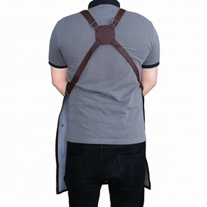 Delantal de peluquería de cuero duradero, color marrón, con bolsillos, para uso en barberías y salones, uniformes para teñir el cabello de Advantage Impex - Product Image 6
