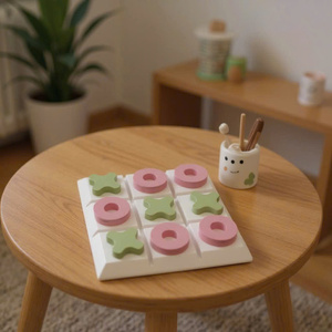 Jeu d'échecs éducatif pour enfants de 3 à 7 ans, fabriqué en contreplaqué de pin américain durable. Design simple, idéal pour la maison ou l'école. - Product Image 4