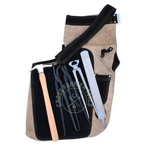 Kit d'outils de ferrage pour chevaux avec tablier en cuir pleine fleur, tire-clous de sabot, pince à crochets, outil de retrait de sabots et lime à sabots - Product Image 1