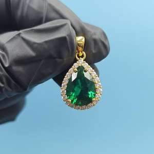 Pendentif de luxe pour femme en moissanite plaqué or 18 carats, taille poire, forme goutte d'eau, serti clos, pour usage quotidien, breloque solitaire - Product Image 2
