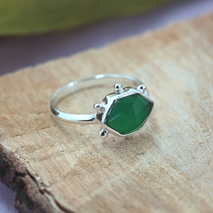 Bague statement en onyx vert naturel, sertie d'argent sterling 925, faite à la main, géométrique, à facettes, bijou pour femme - Product Image 3