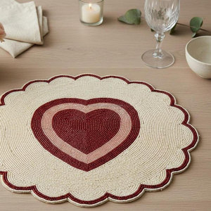 Set de table perlé en forme de cœur festonné, fait main, romantique, pour décoration de table de mariage et assiette de présentation Saint-Valentin - Product Image 2