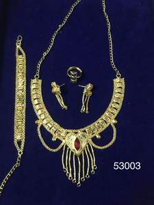 Ensemble collier et boucles d'oreilles pendantes élégants en zircon plaqué or, design feuille tendance pour mariage 53001 - Product Image 3