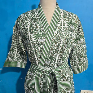 Bata Kimono Hecha a Mano 100% Algodón con Estampado Floral, Bata de Baño y Vestido de Dormir, Ropa de Dormir de Verano, Regalo para Damas de Honor, Talla Única - Product Image 1