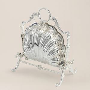 Plateau de service créatif en laiton aux tons chauds qui rend les repas simples aussi spéciaux qu'incroyables, un plateau de service design exceptionnel d'un fabricant indien. - Product Image 2