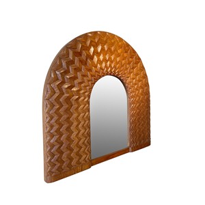 Miroir en bois de noyer à motifs chevron |   Art mural géométrique artisanal en gros - Product Image 2