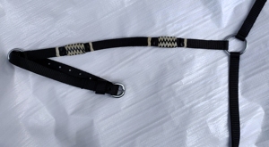 Pechera para Caballo de Alta Calidad con Reflector, Opciones de Tamaño y Color Personalizadas, Venta al por Mayor Disponible en India - Product Image 3