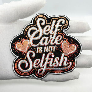 Écussons professionnels brodés de qualité supérieure pour vêtements, logos avec étiquette brodée, prix avantageux - Product Image 4