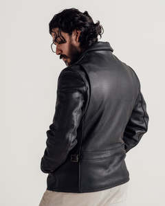 Chaqueta de moto de cuero genuino negro para hombre con cierre de cremallera y bolsillos, cuello vuelto, corte regular, para otoño e invierno. - Product Image 2