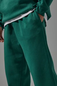 High Quality Custom Washed Casual Stacked Sweatpants Men Side Pockets Solid Color Breathable Eco-Friendly Embroidery Sweatpants - Product Image 2