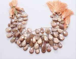 ลูกปัดมูนสโตนทรงลูกแพร์เคลือบสีพีช AAA ขนาด 9x15 ถึง 11x17 มม. ลูกปัดพลอยมูนสโตนทรงลูกแพร์เคลือบสี - Product Image 1