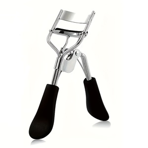 Recourbe-cils professionnel avec poignées en caoutchouc noir et structure ergonomique, outil de maquillage pour un recourbement des cils fluide - Product Image 1