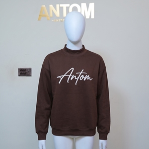เสื้อสเวตเชิ้ตสีแดงสำหรับฤดูหนาว ปักโลโก้ตามสั่ง เสื้อฮู้ดแบบสวมหัว ผู้ชาย ผู้หญิง สตรีทแวร์ลำลอง ผ้าฟลีซ คอเต่า 300 กรัม แฟชั่นยูนิเซ็กส์ - Product Image 3