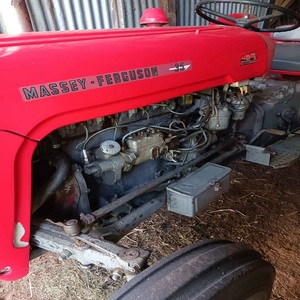 Mini Tractor Agrícola Compacto Massey Ferguson 35 4WD de 35HP con Motor y Caja de Cambios Automáticas para Agricultura y Construcción - Product Image 5