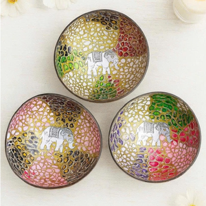 Bols en céramique faits à la main avec émail coloré et motif de ballon de dessin animé pour servir les aliments lors de fêtes - Product Image 6