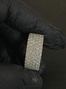 Bague de luxe plaquée or 14 carats avec diamant de laboratoire taille baguette VVS1 et trois pierres latérales en moissanite, certifiée GRA, vente en gros pour mariages - Product Image 2
