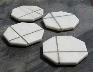 ที่รองแก้วแบบมีลายทองเหลือง ของตกแต่งขนาดเล็กสำหรับโต๊ะอาหาร หม้อร้อน แก้ว ถ้วย ฝาปิดภาชนะ ทนทาน - Product Image 1