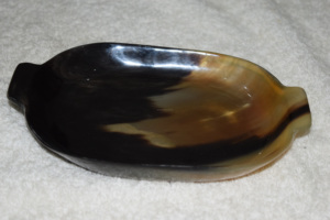 Bandeja de Cuerno de Búfalo Auténtica Hecha a Mano, Tallada con Animales, Religiosa, Europea, Tamaño Personalizado, Artesanía Natural para Bodas - Product Image 3