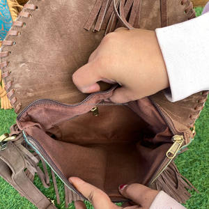 Venta al por mayor Los mejores productos Nuevo bolso de cuero de vaca con flecos Monederos de cuero de vaca Bolsos cruzados de piedra turquesa con estilo occidental - Product Image 6