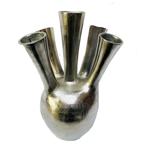 Vase moderne en métal argenté avec 5 ouvertures en forme de corne, décoration de table faite à la main - Product Image 1