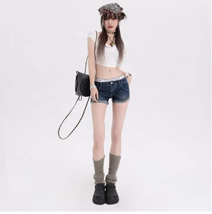 Shorts mini en jean délavé taille basse décontractés pour tous les jours avec ourlet effiloché et détails déchirés discrets – Short mini sexy - Product Image 3