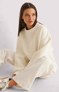 Sudadera Oversize para Mujer 100% Algodón, Estilo Urbano, Cuello Redondo, Prenda Esencial de Moda, Venta al por Mayor, OEM, Logotipo Personalizado - Product Image 4