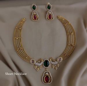 Conjunto de collar de circonita cúbica de calidad premium con un hermoso diseño de pavo real, perfecto para ocasiones festivas, ideal para fiestas y combina con todos los atuendos. - Product Image 3