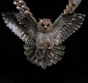 Pendentif hibou ailé en moissanite VVS1 fait main pour homme, sans chaîne, en argent sterling 925 avec diamants entièrement sertis - Product Image 1