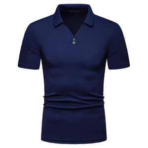 เสื้อยืดโปโลผู้ชายคอวีทรงหลวมสไตล์ยุโรป แขนสั้น รุ่นใหม่ ขายส่งสำหรับฤดูร้อน - Product Image 6