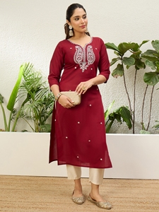 Kurta de Seda Mezclada Color Granate para Mujer, con Bordado en el Cuello y Detalles de Puntos, Largo Regular, Estilo Tradicional Indio, para Diwali y Bodas - Product Image 4