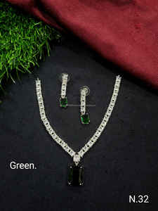 Ensemble de bijoux de mariée en diamant américain classique Collier et boucles d'oreilles en deux pièces pour mariage Style classique à la mode - Product Image 4