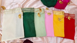 Sac Potli en Organza avec Broderie Gota Patti Traditionnelle, Bordures en Dentelle Dorée à Volants et Pompons – Cadeaux de Mariage Indiens, Anniversaires, Diwali - Product Image 3