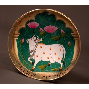Ensemble de plateaux de service ronds en métal faits à la main, décoratifs, style bohème, peints à la main, motif vache orange et palmier - Product Image 2