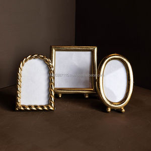 Cadre photo moderne en métal pour la décoration de hall d'entrée, présentant une finition audacieuse, offrant des solutions d'affichage d'images impressionnantes - Product Image 5