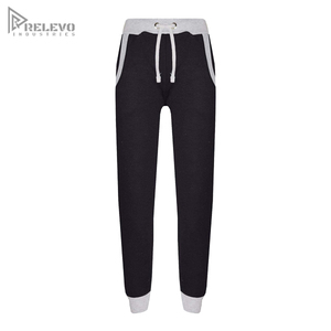 Conjunto Deportivo para Hombre en Dos Tonos, Negro y Gris, Sudadera con Capucha de Felpa de Algodón Personalizable, Pantalones Jogger Ajustados - Product Image 3