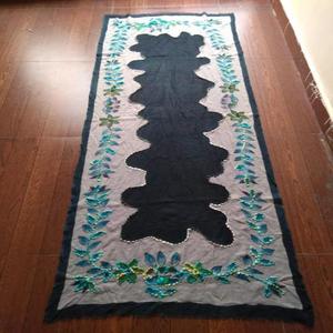 Écharpe de luxe imprimée à la main, douce et confortable, châle tendance 70x180 cm pour femme toutes saisons - Product Image 1