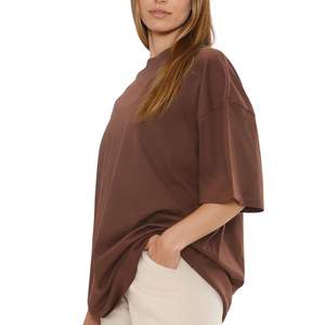 T-shirt oversize uni décontracté pour femme, haut long d'été, fournisseur OEM de t-shirts basiques et tendance pour femme en gros - Product Image 3