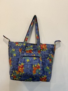Floral Pattern <b>Shopping</b> <b>Bag</b> Large Size Textile Material <b>Zipper</b> Closure Shoulder Handle Daily Use - Product Image 1