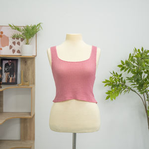 Se aceptan pedidos OEM y ODM. Top corto de punto para mujer, 100% acrílico, estilo sencillo, color liso, tejido en Vietnam. - Product Image 6