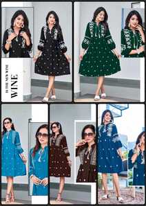 Vente en gros de corset flammé Reyon lourd avec broderie fantaisie, chemise de débardeur à manches longues sexy Western Wear conçue en Inde - Product Image 4