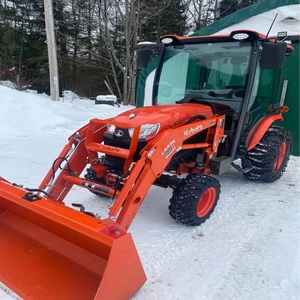 Tractor compacto Kubota LX2620HSD diseñado para durabilidad y versatilidad con excelente capacidad de elevación y conducción suave - Product Image 4
