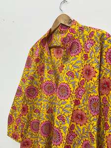 เสื้อคุรตะผ้าฝ้ายทำมือ: เสื้อคลุมสไตล์โบโฮพิมพ์ลายดอกไม้สีเหลือง - Product Image 4