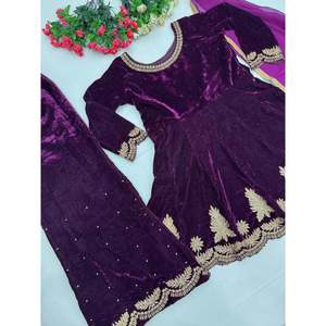 Conjunto de Top, Pantalones y Dupatta de Fiesta para Mujer de Diseñador con Trabajo de Perlas - Product Image 2