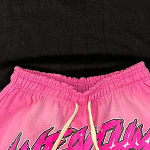 Ensembles de t-shirts streetwear sur mesure, impression DTG / sérigraphie, coton, effet délavé soleil, shorts d'été pour hommes - Product Image 6