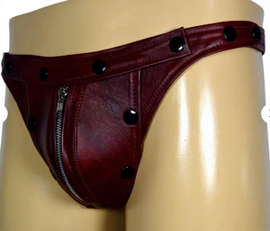 Short en cuir noir style punk pour homme avec clous et rivets argentés, taille mi-haute et fermeture élastique - Product Image 6